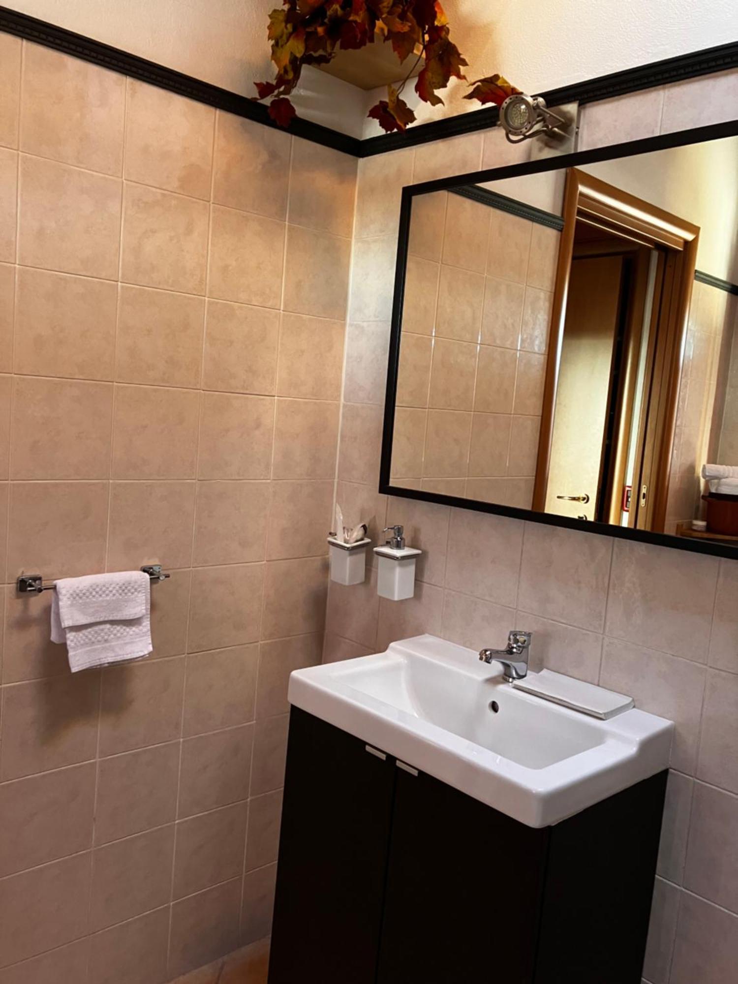 Appartamento A&A Attic Somma Lombardo Esterno foto